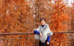 啦啦啦韩国MV男的女的唱的